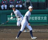 ６回、三重・大西新史に２点適時打を打たれ先制を許す佐野日大・鈴木有（撮影・立川洋一郎）