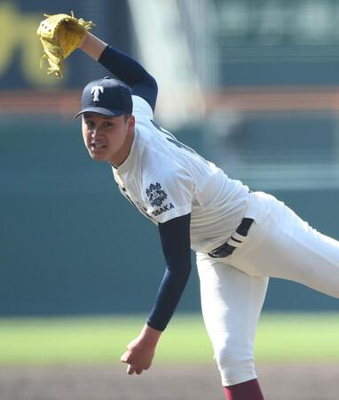 力投する大阪桐蔭・川本晴大（撮影・開出牧）