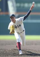 力投する大阪桐蔭・川本晴大（撮影・開出牧）