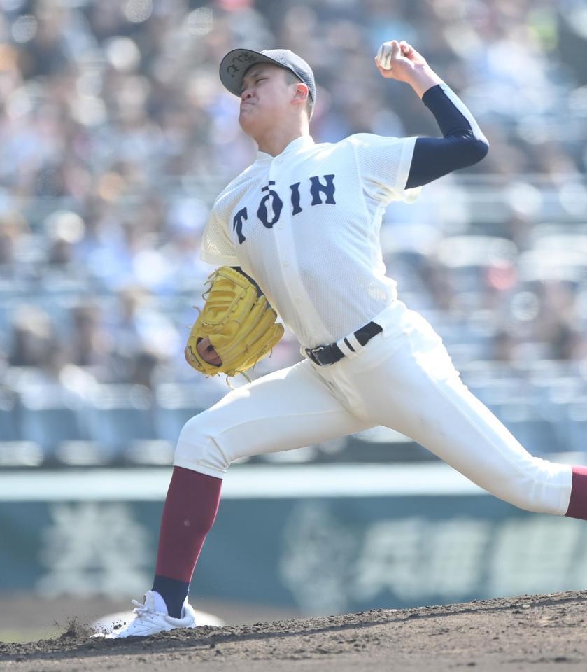 力投する大阪桐蔭・川本晴大（撮影・開出牧）