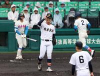 ４回、中森に押し出し四球を与えた染谷