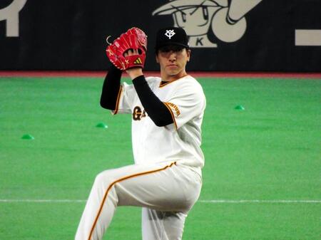 実戦形式の打撃練習に登板した大勢