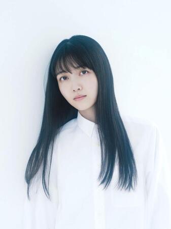 セレモニアルピッチに登板する久保史緒里（球団提供）