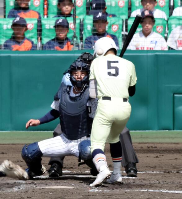 英明の選手が頭部死球→担架で搬送
