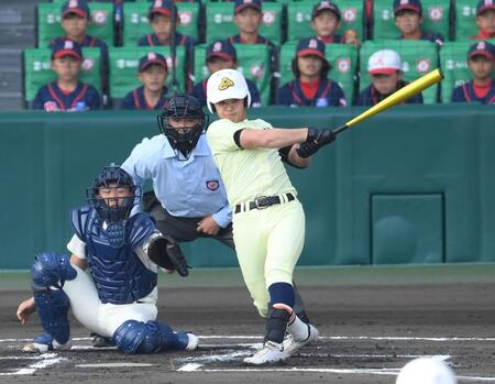 １回、松本一が左前に先制２点打を放つ