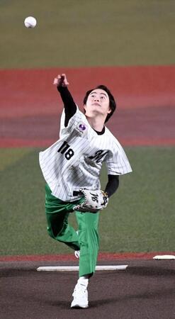 ロッテ　俳優の森永悠希が始球式　見事ノーバンに笑顔「とてつもなく緊張しました！」