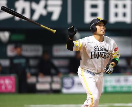 ３回、同点ソロを放った近藤（撮影・中島達哉）