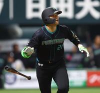 １回、右越えに先制２ランを放つ清宮幸（撮影・中島達哉）