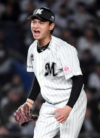 ２回、源田を空振り三振に仕留め、吠える毛利（撮影・佐藤厚）