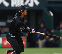 ２回、先制ソロを放つ野村（撮影・中島達哉）