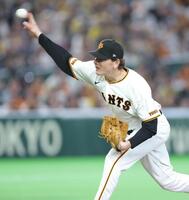 阪神打線を相手に力投するハワード（撮影・西岡正）