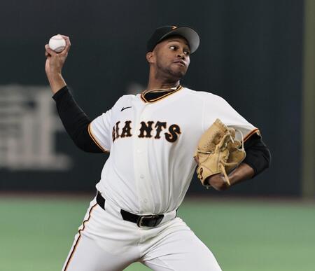 ライブＢＰで投げ込んだマルティネス（撮影・田中太一）