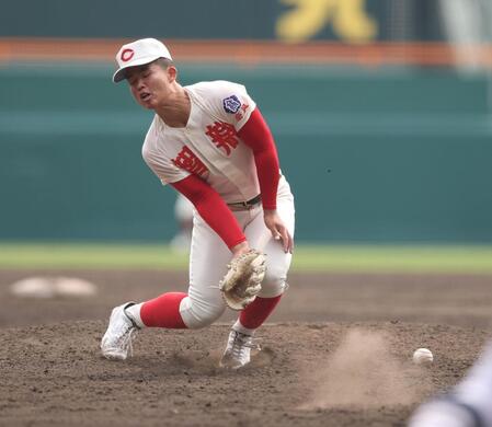 １３７球熱投の智弁学園エース杉本　最後は打球直撃も執念でアウトに　足を引きずりながら整列「投げ勝つという気持ちが強かった」