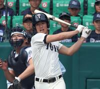 ２回、中前打を放つ大阪桐蔭・中村勇斗（撮影・西田忠信）