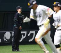 ３回、川瀬に適時打を許した有原（撮影・中島達哉）