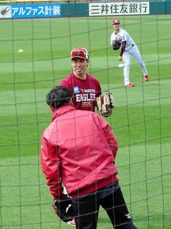 ホーム開幕を控えて、練習する前田健