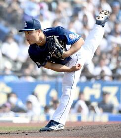 ロッテ打線を相手に力投する西武・平良海馬＝ＺＯＺＯマリンスタジアム（撮影・佐藤厚）