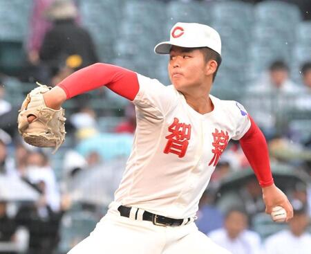 力投する智弁学園・杉本真滉＝甲子園（撮影・高部洋祐）