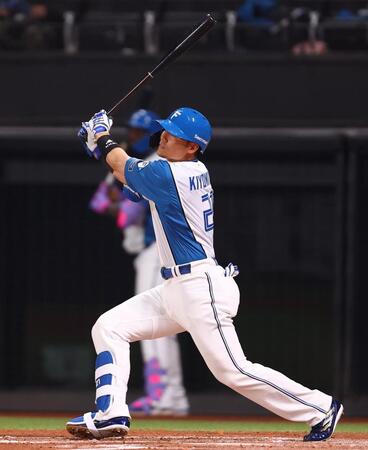 ２回、３ランを放つ清宮幸（撮影・中島達哉）