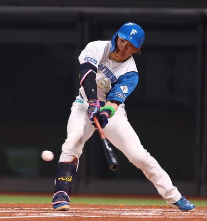 ２回、適時打を放つ田宮（撮影・中島達哉）