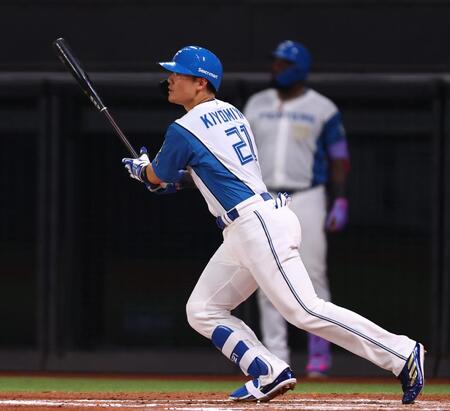 ７回、ソロを放つ清宮幸（撮影・中島達哉）