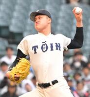 力投する大阪桐蔭・川本晴大（撮影・高部洋祐）