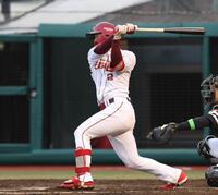 ２回、太田光は左前に適時打を放つ（撮影・佐々木彰尚）