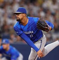 力投する先発のデュプランティエ（撮影・西田忠信）