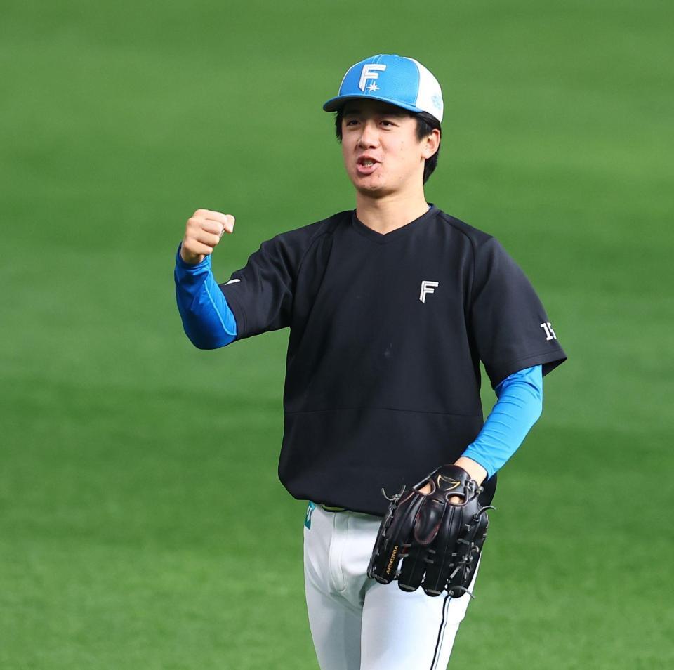 調整中にガッツポーズをする北山（撮影・中島達哉）