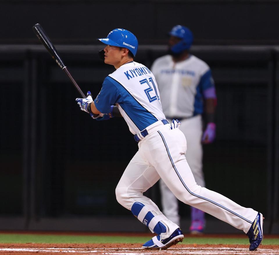 ７回、ソロを放つ清宮幸（撮影・中島達哉）