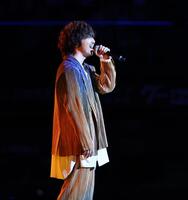 スペシャルパフォーマンスを披露する三浦大知（撮影・中島達哉）