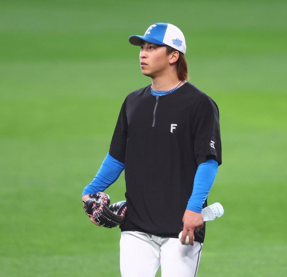 練習から引き揚げる細野（撮影・中島達哉）