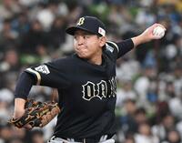 西武打線を相手に力投する宮城（撮影・佐藤厚）