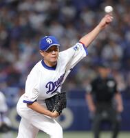 巨人戦に先発し力投する大野（撮影・西岡正）