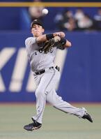 １回、田中の二ゴロを処理する門脇