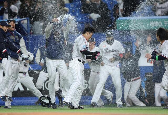 ヤクルト逆転サヨナラ勝ち開幕５連勝