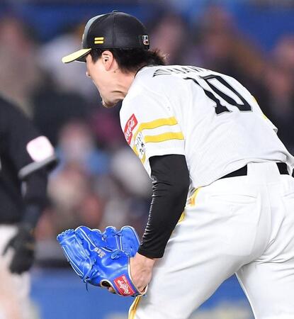 ８回、寺地を三振に仕留め雄たけびを上げる上沢（撮影・開出牧）