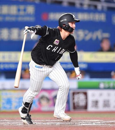 ９回、逆転サヨナラの右越え適時二塁打を放つ藤原（撮影・開出牧）