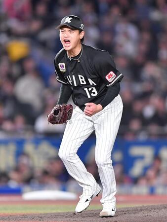 ３日のソフトバンク戦で仕留め雄たけびを上げる毛利（撮影・開出牧）