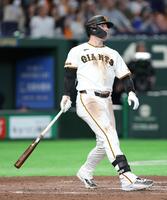 ６回、右越え２ランを放つキャベッジ（撮影・伊藤笙子）