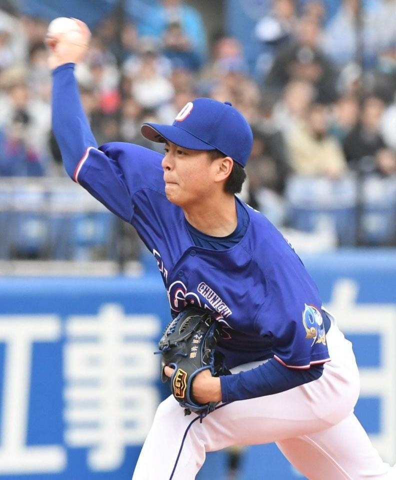 ヤクルト打線を相手に力投する桜井（撮影・佐藤厚）
