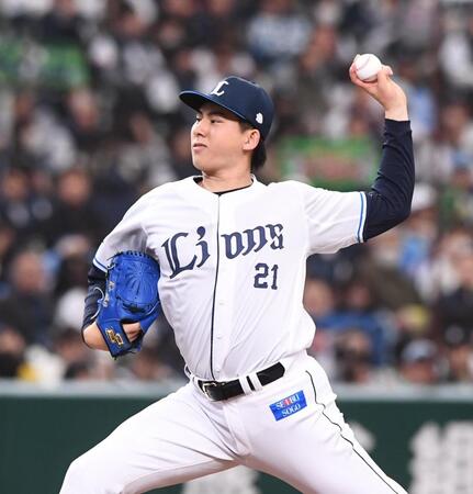 好投する先発の武内（撮影・園田高夫）