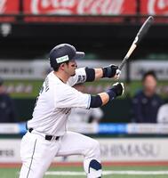 ２回、左線二塁打を放った外崎（撮影・園田高夫）