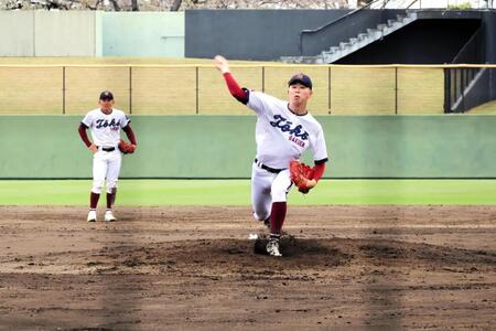 ２回無失点に抑えた桐光学園・林