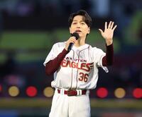 熱唱する山崎育三郎（撮影・金田祐二）