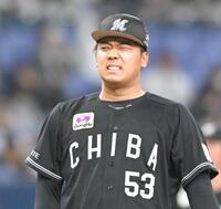 ３回、太田に先制の押し出し四球を与え、悔しがる木村（撮影・高部洋祐）
