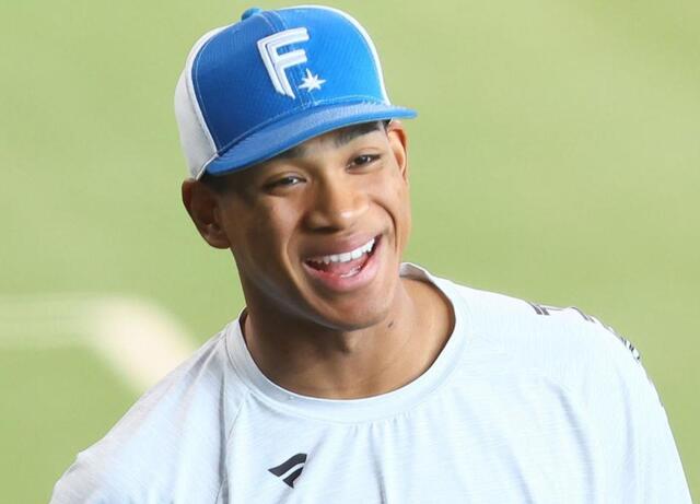 日本ハム・万波 MLBスターからリプ