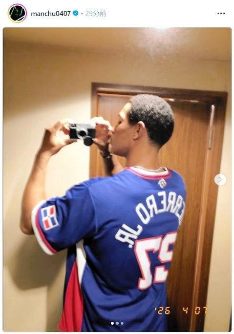 万波中正のインスタグラム（ｍａｎｃｈｕ０４０７）より 