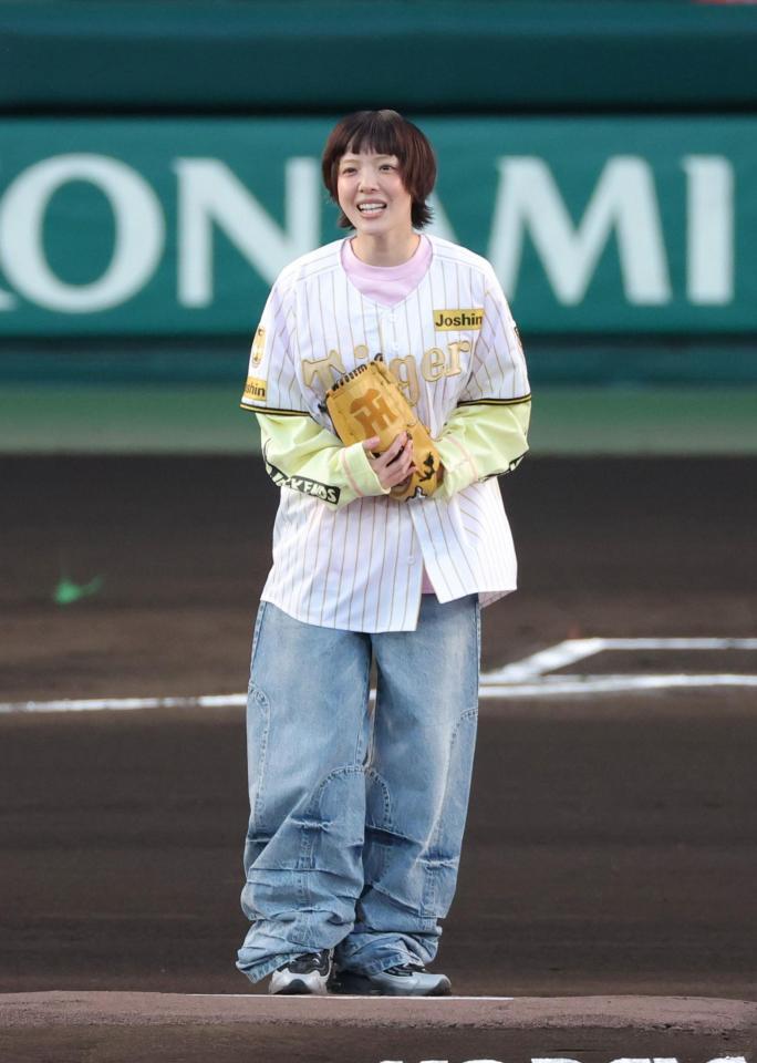 始球式を務めたあいみょん（撮影・立川洋一郎）