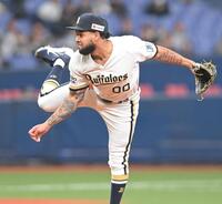 力投するエスピノーザ（撮影・高部洋祐）